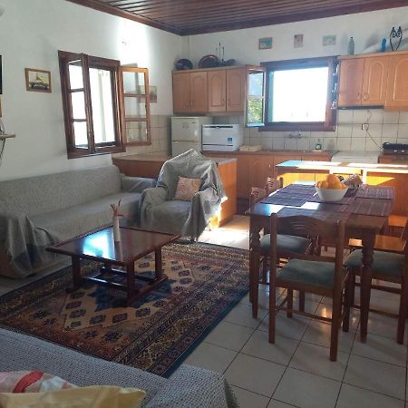 Rodomelo House - 3 Bedrooms เลโอนีดีออน ภายนอก รูปภาพ